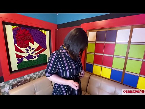 ❤️ جاپاني پياري وڏي سيني سان گڏ جنسي رانديڪن سان مشت زني ڪري ٿي ۽ هڪ orgasm آهي. هوءَ هڪ انٽرويو ۾ پنهنجي ڀوائتي تجربي بابت ڳالهائي ٿي. وڏيون چوڙيون ۽ وارن واري بلت زور سان روئي رهي آهي. اوساڪاپورن ❤ ❤