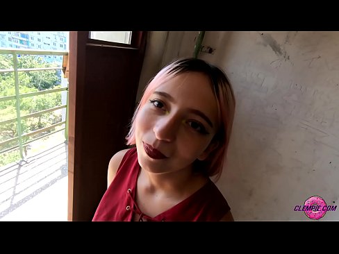 ❤️ شاگرد سينوئل چوسي ٿو هڪ اجنبي کي ٻاهر جي پوئتي ۾ - هن جي منهن تي ❤  ❤
